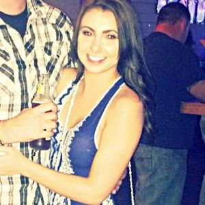 Meet your Posher, Danielle